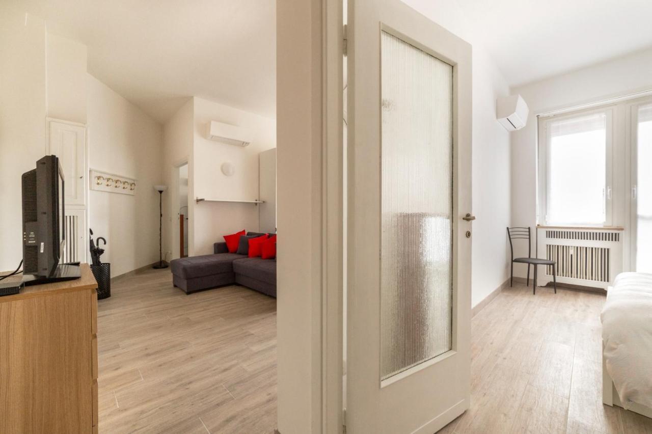 Sant'Ambrogio Bright Apartment With Terrace Milánó Kültér fotó